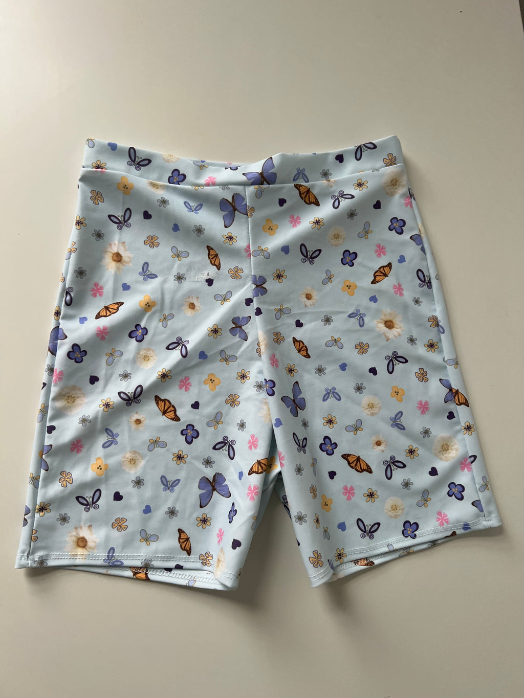 (69) - Size 4-6 - Butterfly Shorts