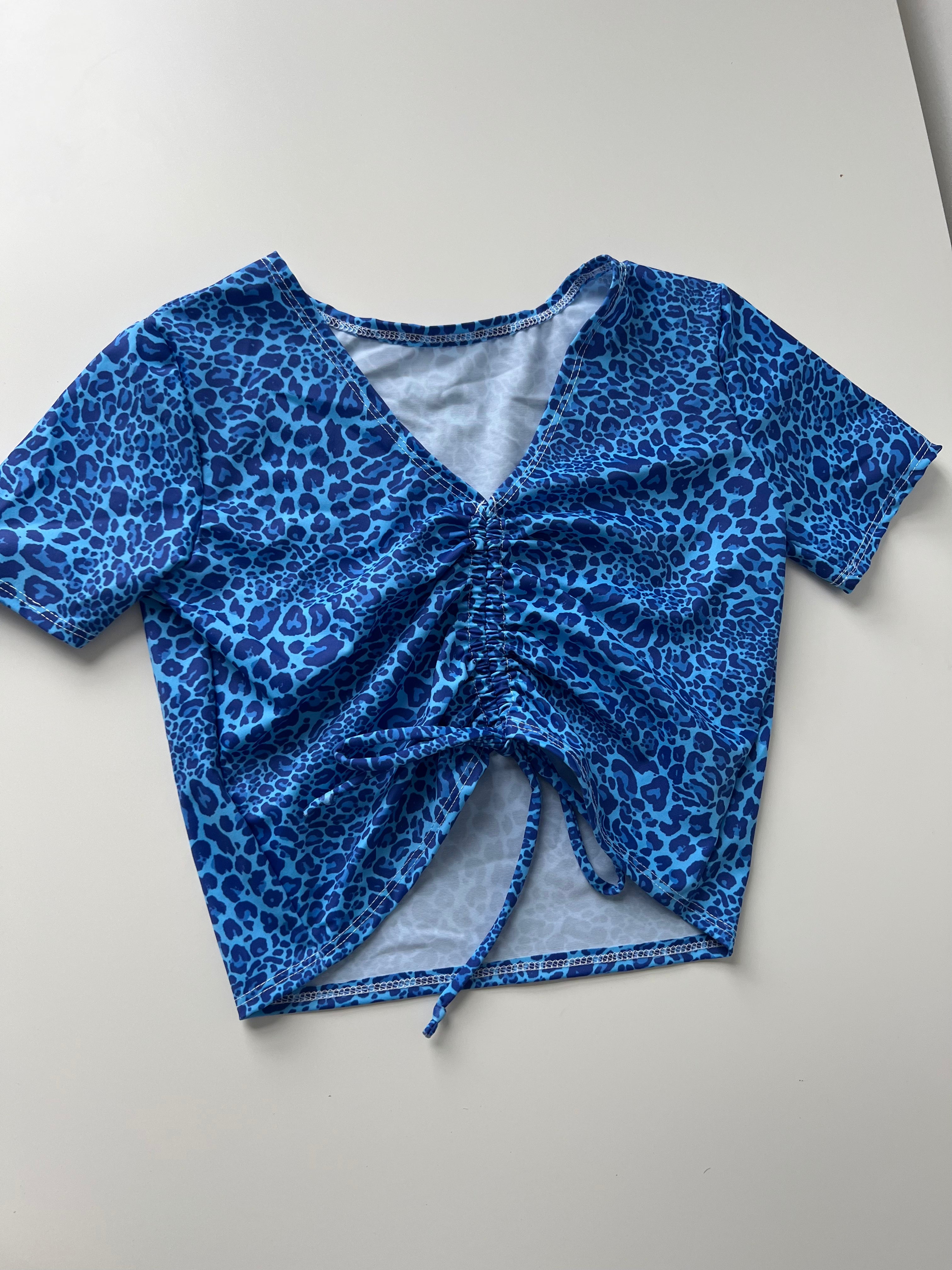 (34) Size 4-6 - Blue Cheetah Ruched Top