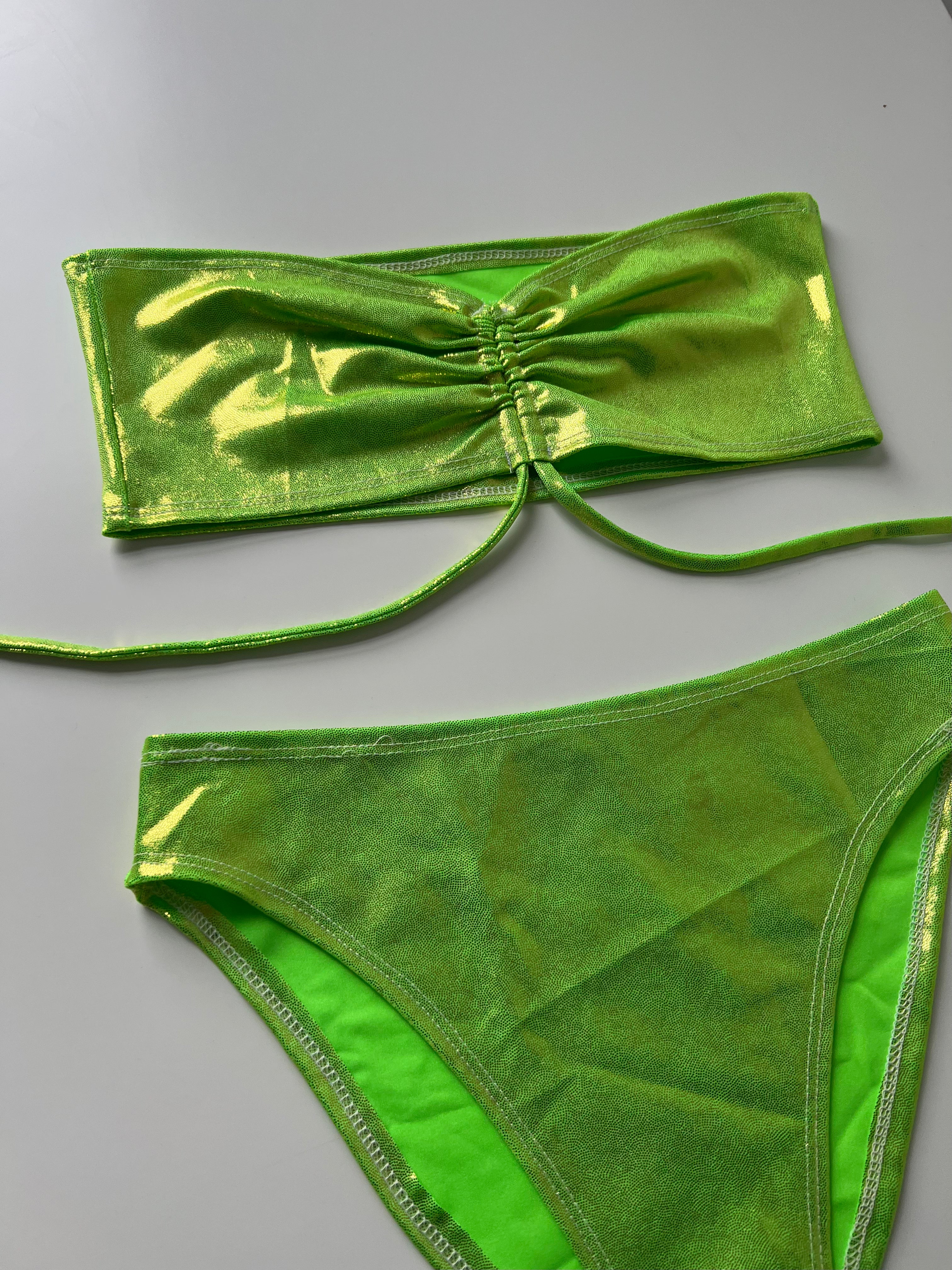 (26) Size 8- Green Ruched Bikini Set