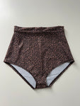 (93) - Size 4-6 - Cheetah Hotpants
