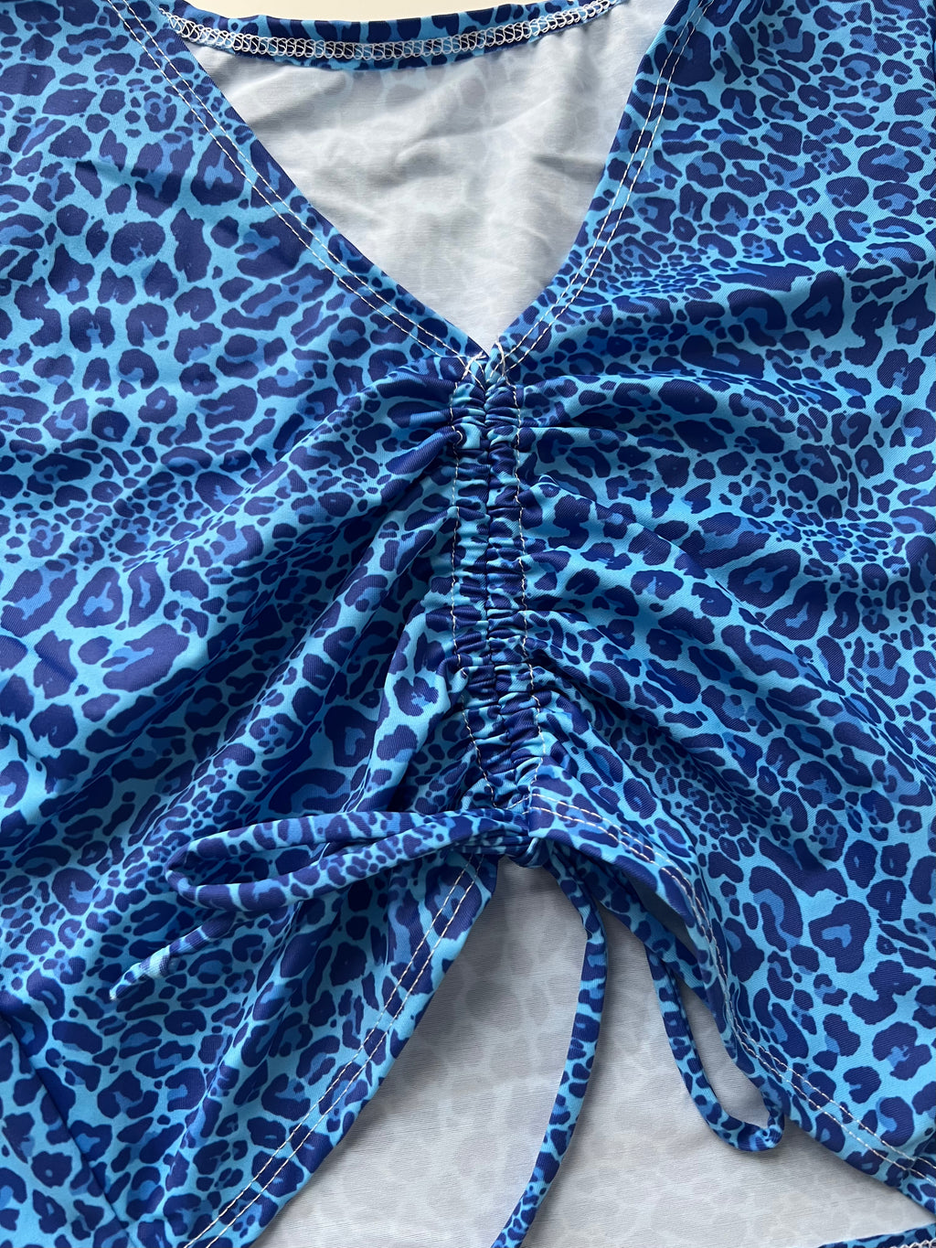 (34) Size 4-6 - Blue Cheetah Ruched Top