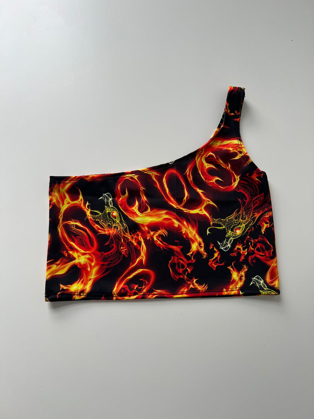 (18) Size 8 - Dragon One Shoulder