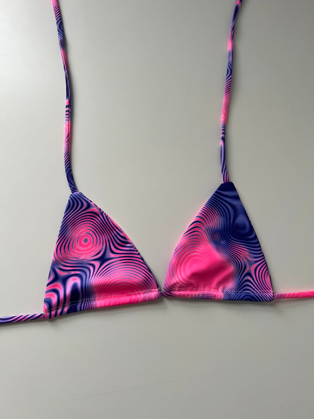 (61) - Size 4-6 - Swirl Bikini Top