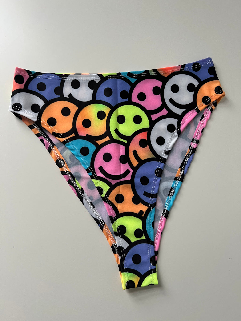 (58) Size 10 - Smiley High Waist Bottoms