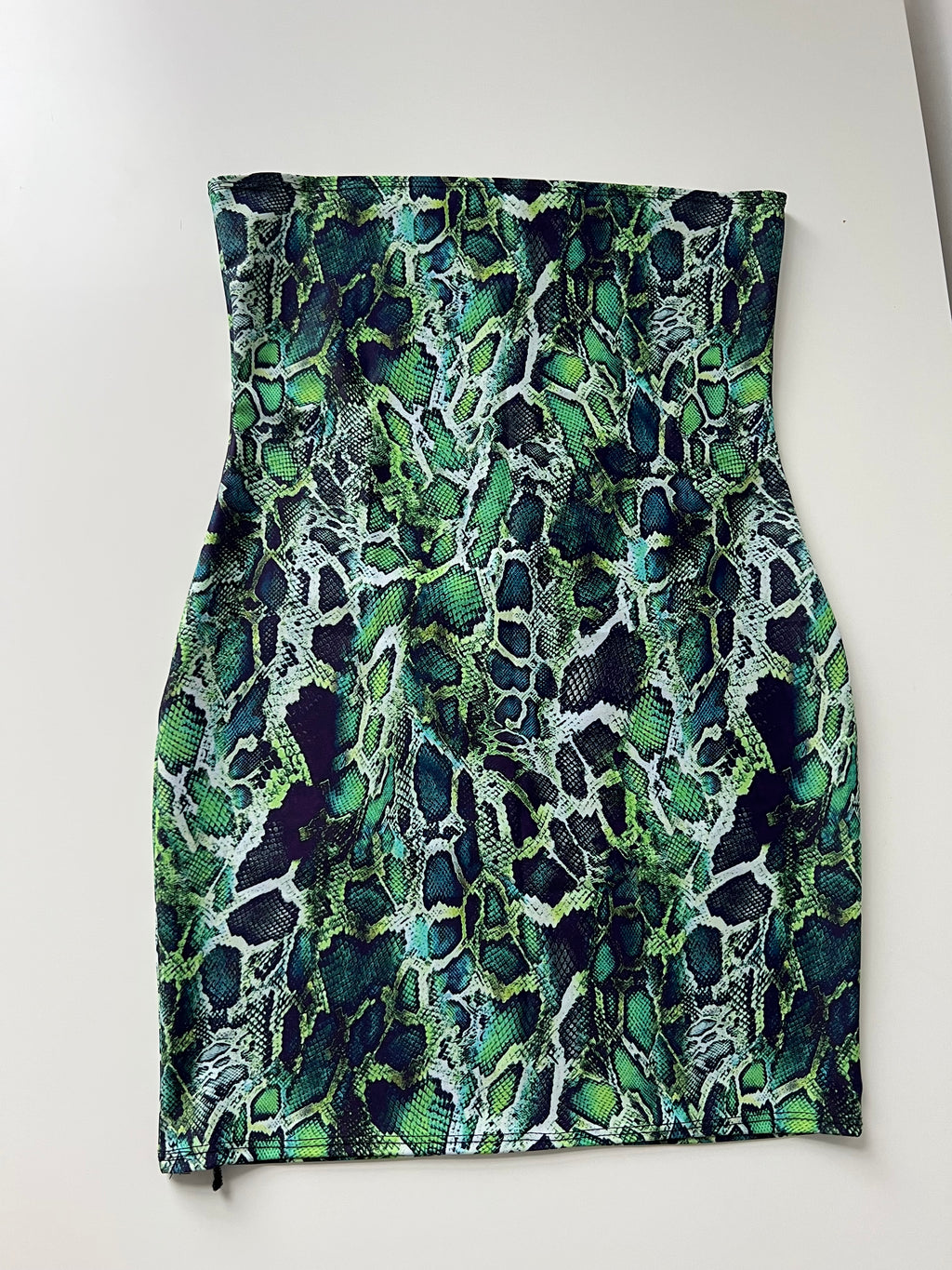 (66) - Size 8 - Snake Bandeau Dress